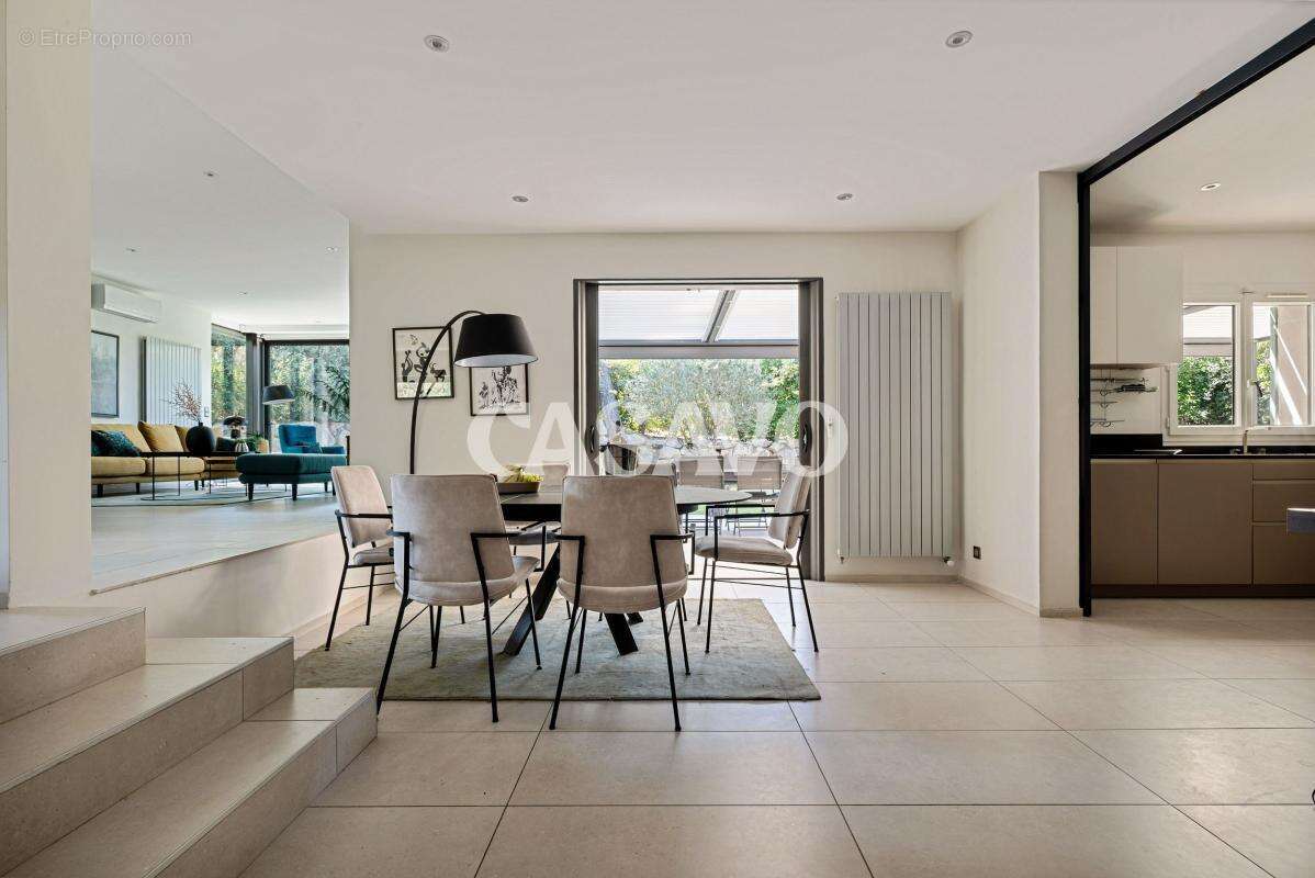 Maison à LE THOLONET