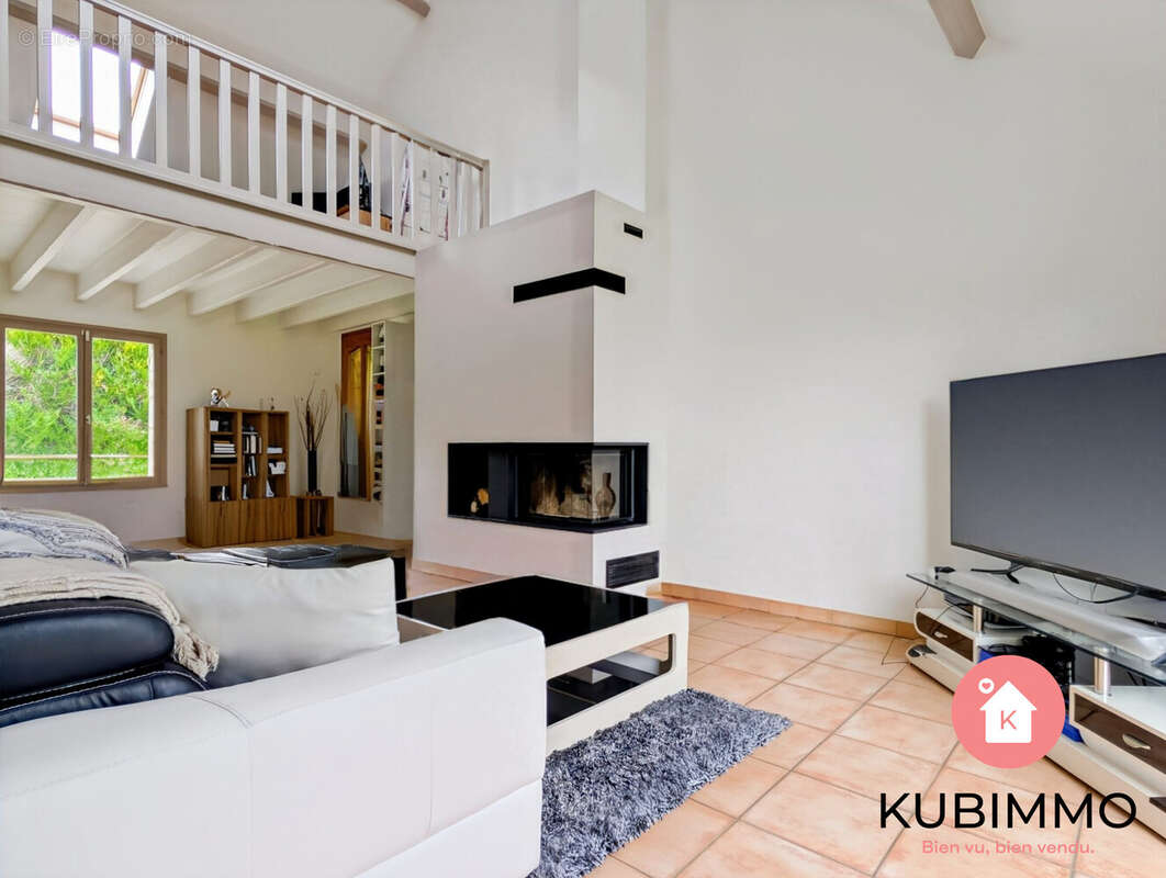 Maison à VILLENEUVE-SAINT-DENIS