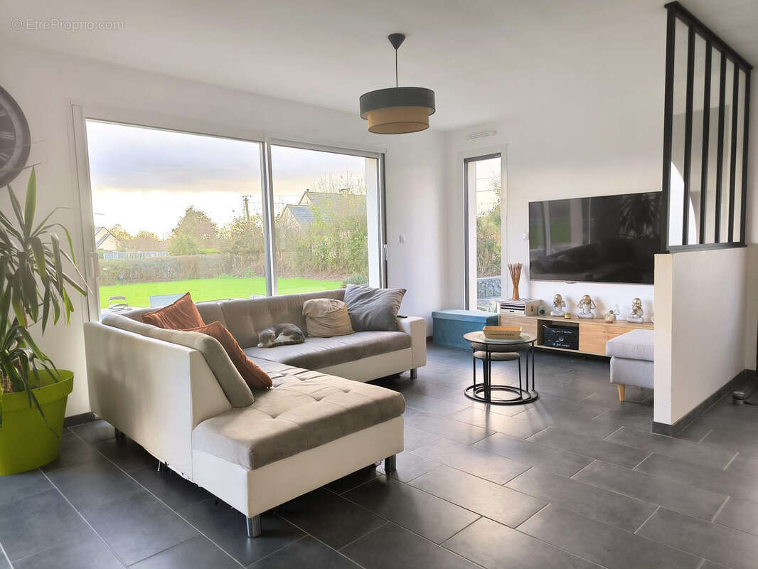 Maison à LE MOLAY-LITTRY