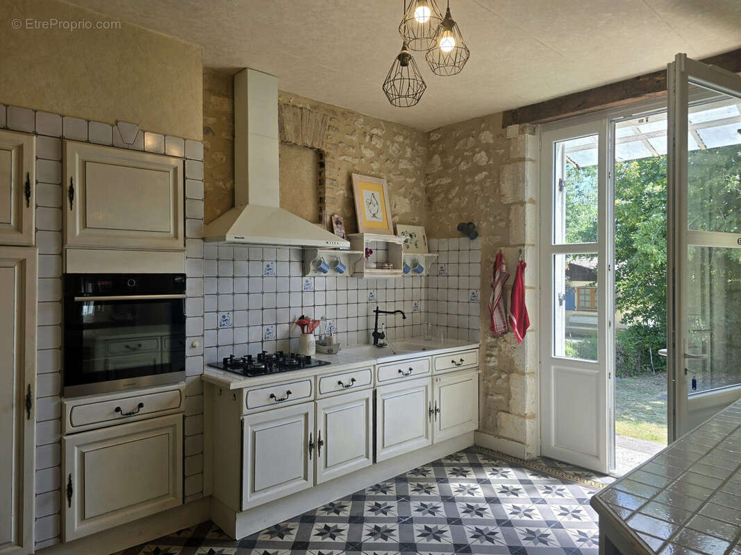 Maison 207 m² à Saint-Leon-Sur-L'isle  - photo 5