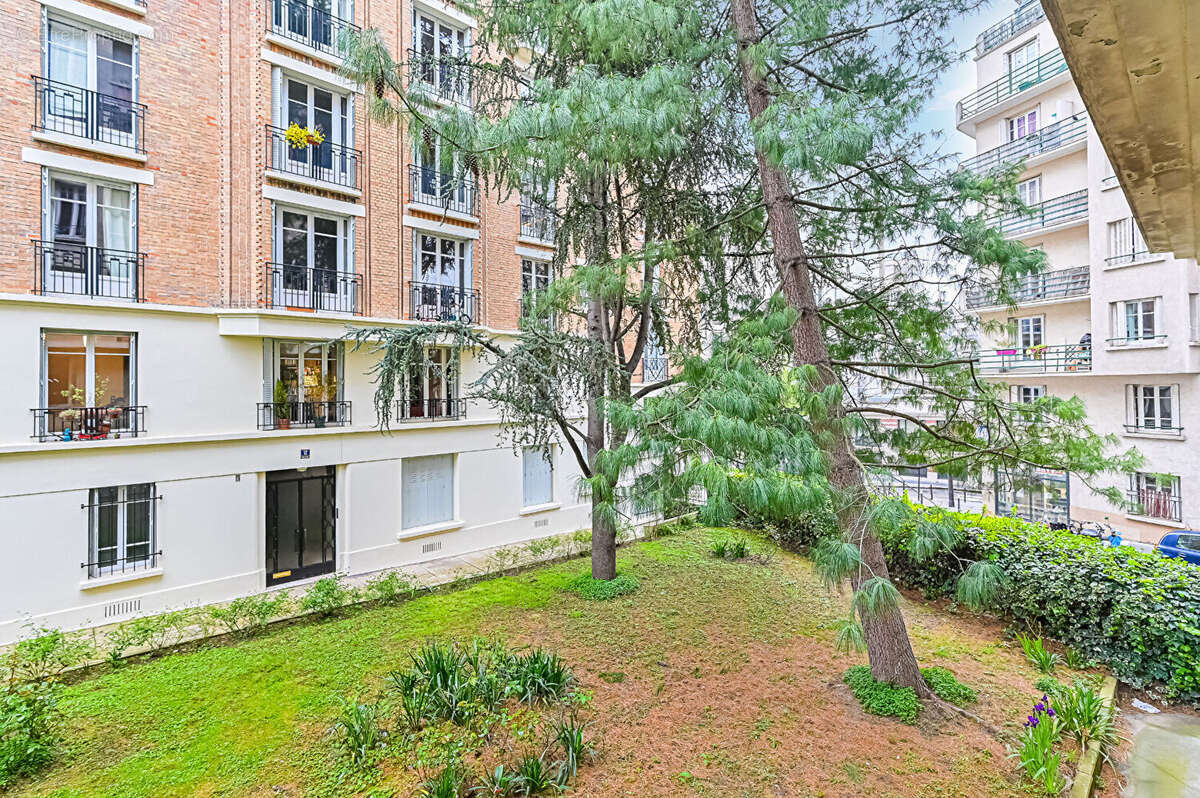 Appartement à PARIS-20E