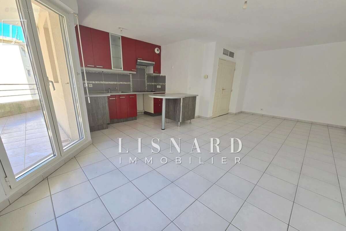 Appartement à VALLAURIS