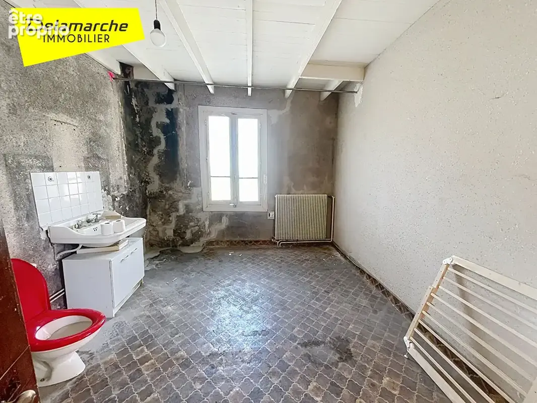 A vendre maison à rénover entièrement saint-jean-le-thomas  50540 beau potentiel - photo 10