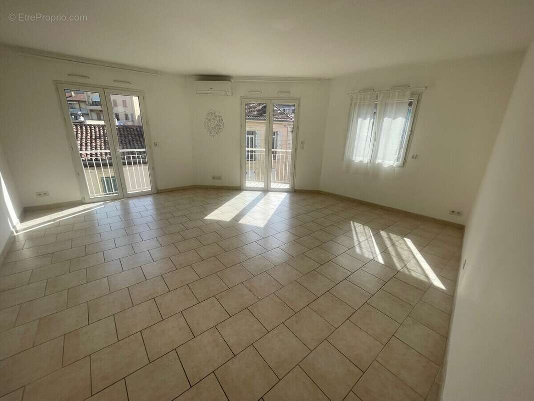 Appartement 724 m² à Toulon  - photo 6