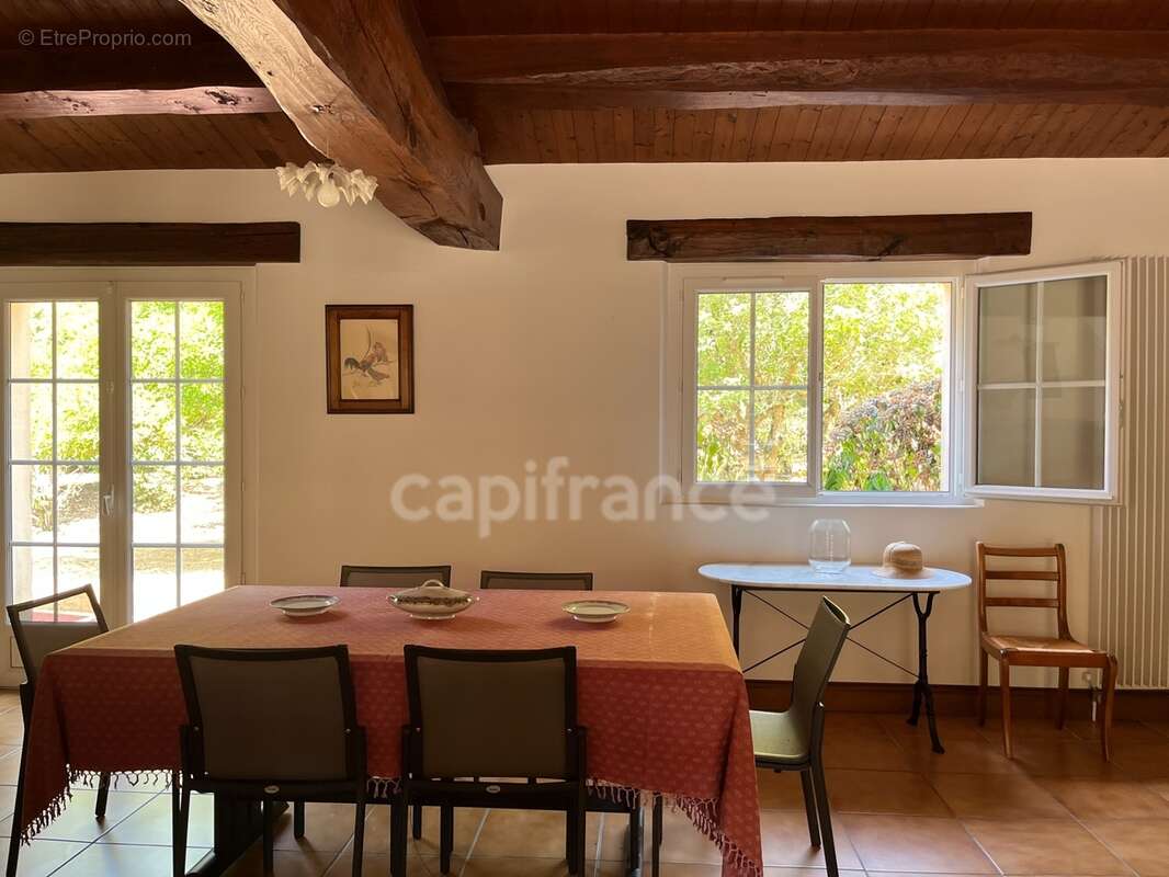 Propriété de caractère – env. 260 m² habitables – Parc paysager de 6 218 m² – Piscine – Dépendances - photo 14