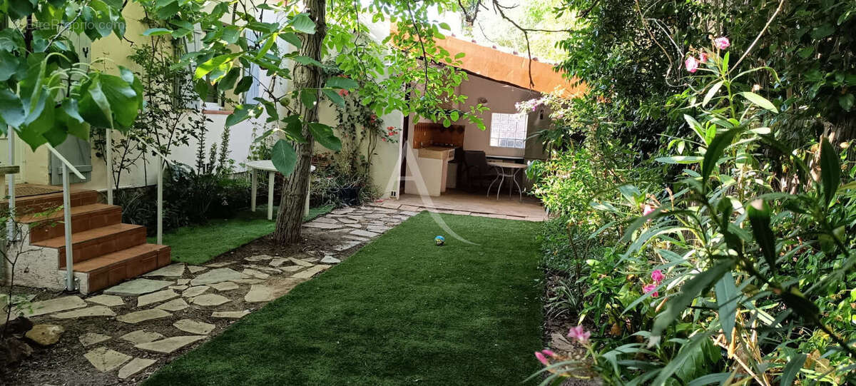 Maison à CARQUEIRANNE