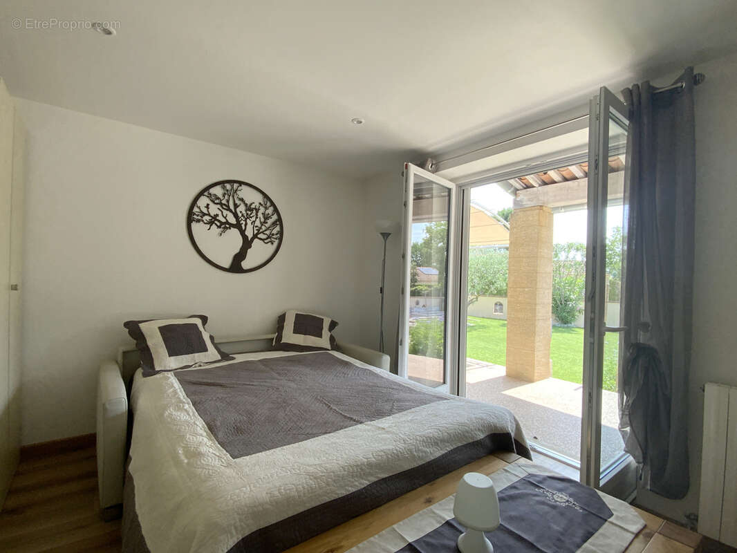 Villa plain pied sur 1000 m2 de terrain avec piscine. - photo 7