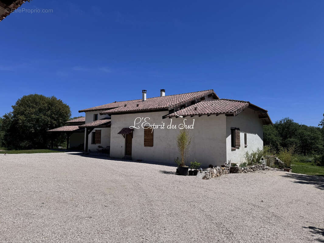 Maison 340 m² à Saint-Antonin-Noble-Val  - photo 3