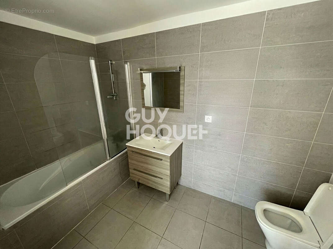 Appartement  T2 Saint Denis 44 m2 + 2 varangues vue mer - photo 6