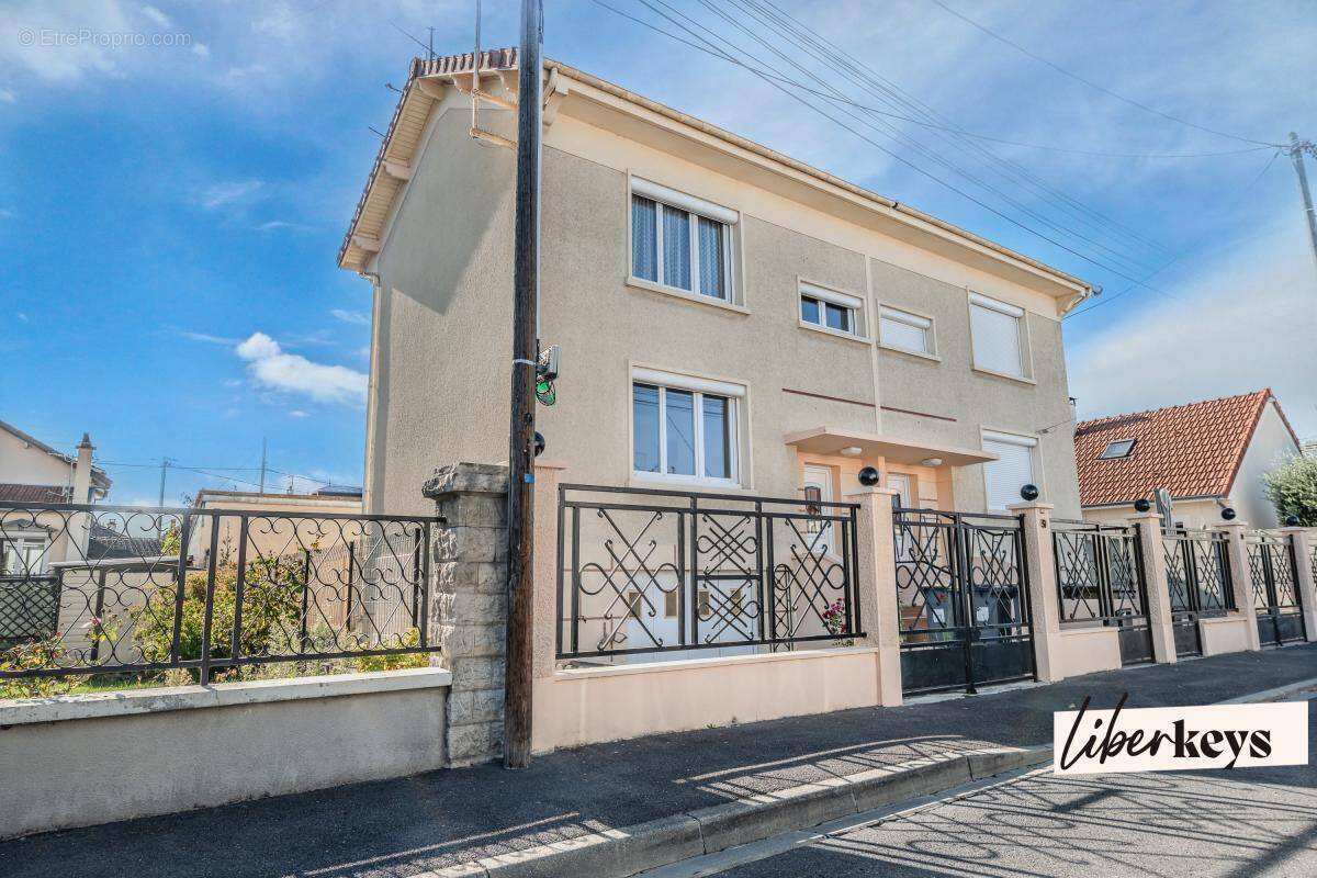 Maison à HOUILLES