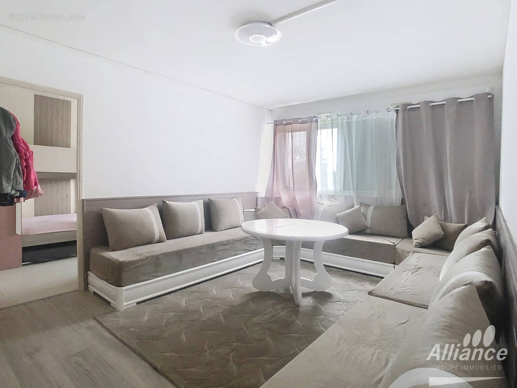 Appartement à GRAND-CHARMONT
