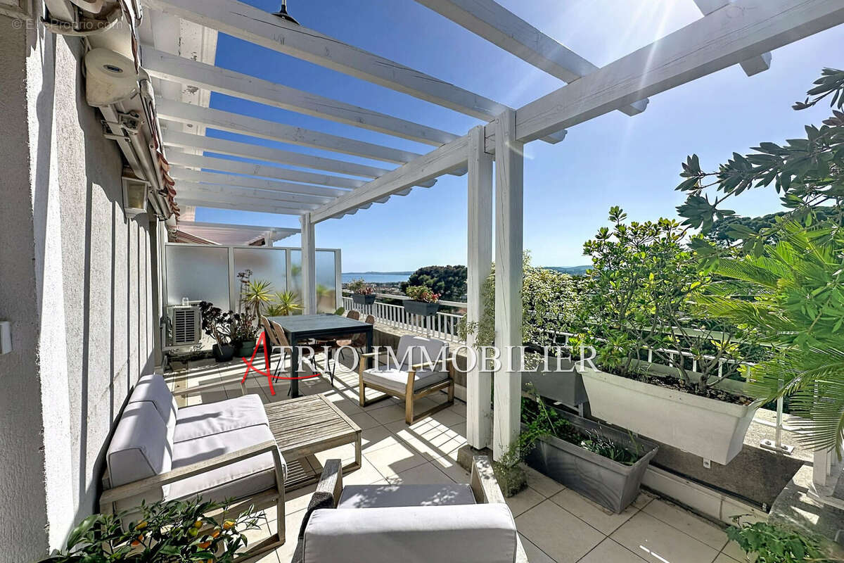 Appartement à SAINT-LAURENT-DU-VAR