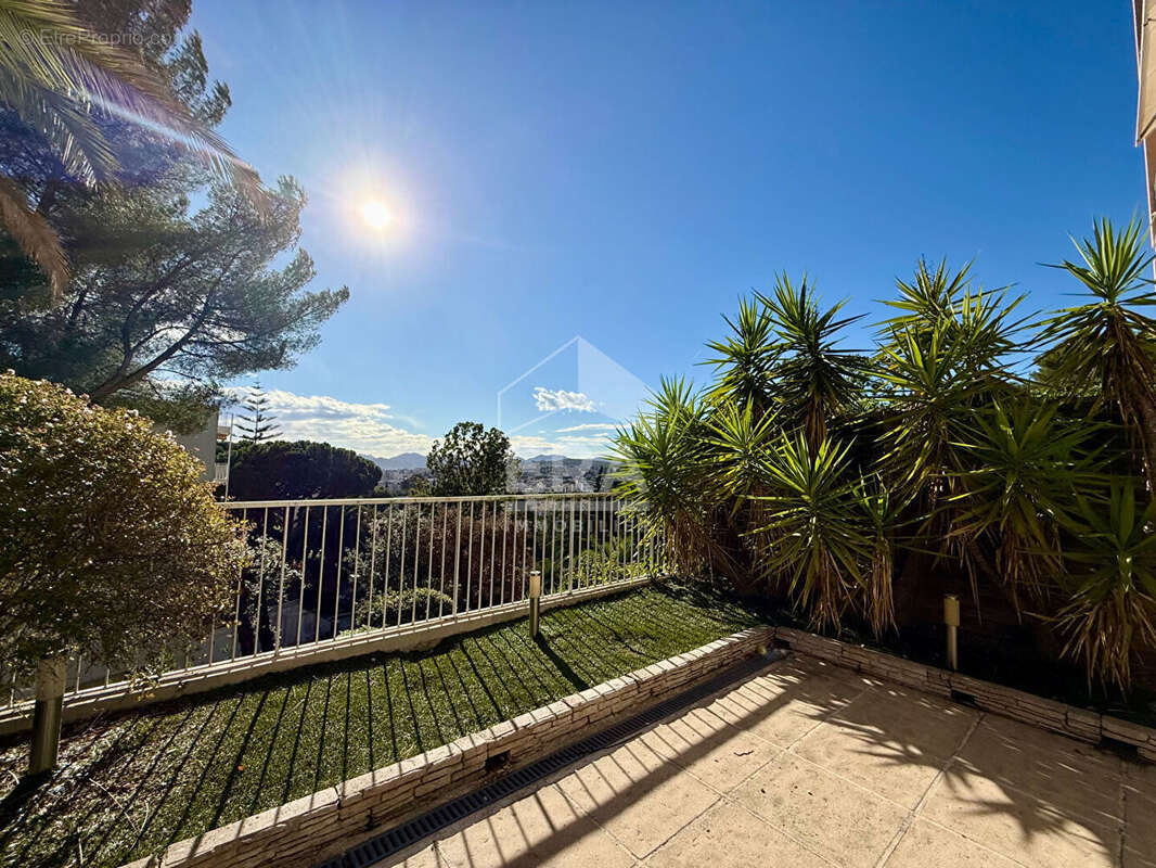 Appartement à LE CANNET