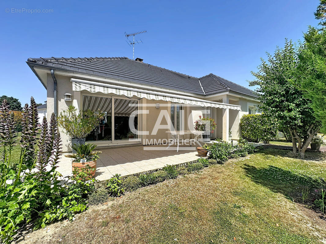 Maison à SAINT-JULIEN-LES-VILLAS