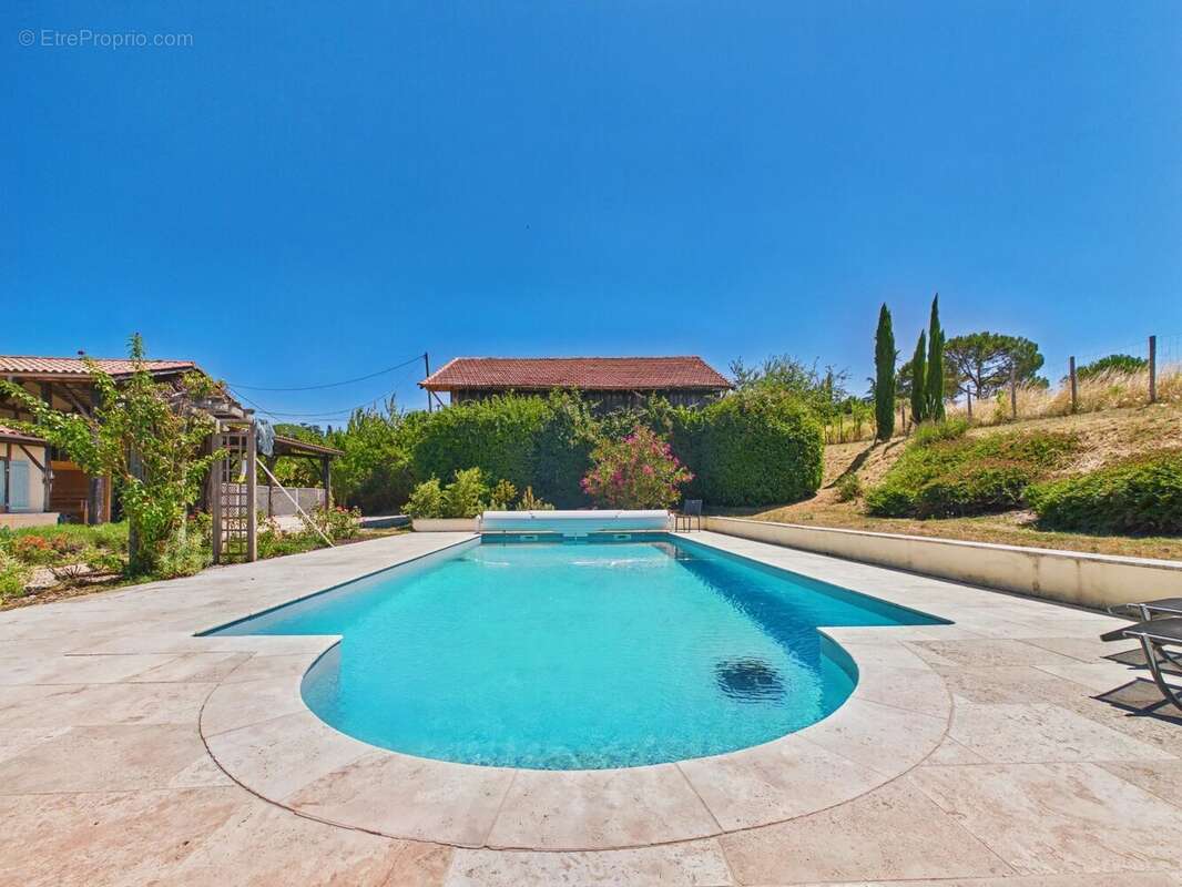 Fabuleuse maison en pierre avec piscine et joli jardin - photo 14