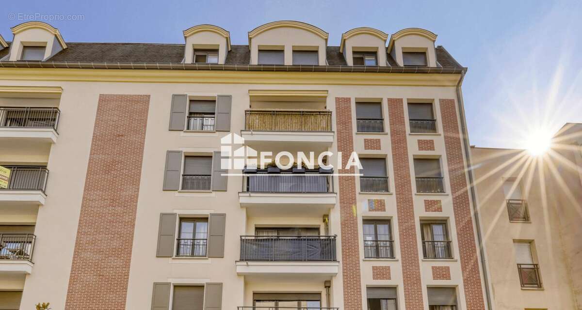 Investisseurs, ne manquez pas cette opportunité ! Situé au cœur du très recherché Triangle d'Or du Plessis-Trévise - photo 8