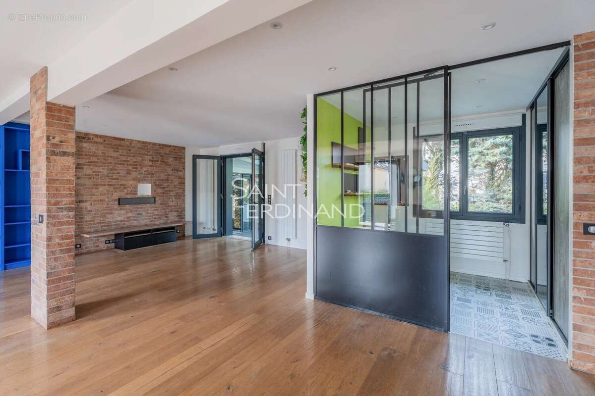 Maison à SARTROUVILLE