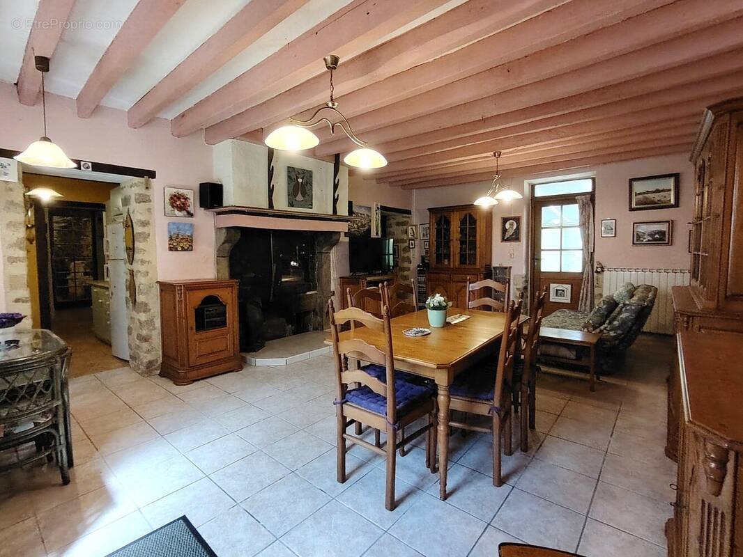 Maison à LA CHAPELLE-BALOUE