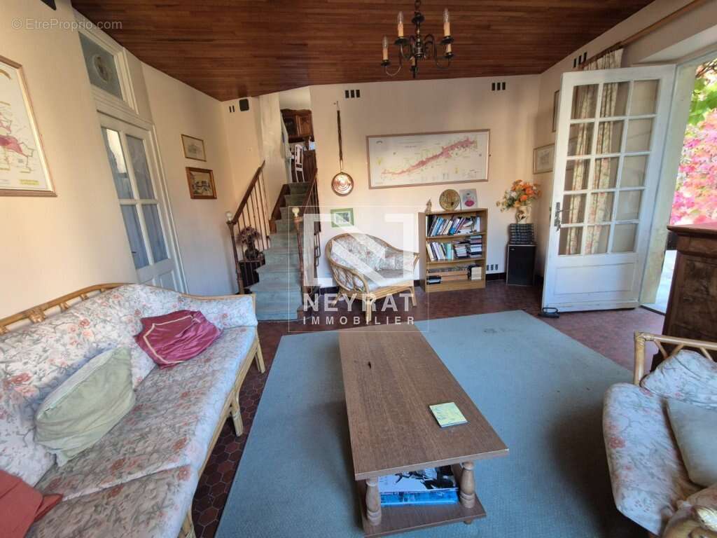 Maison à PARIS-L&#039;HOPITAL