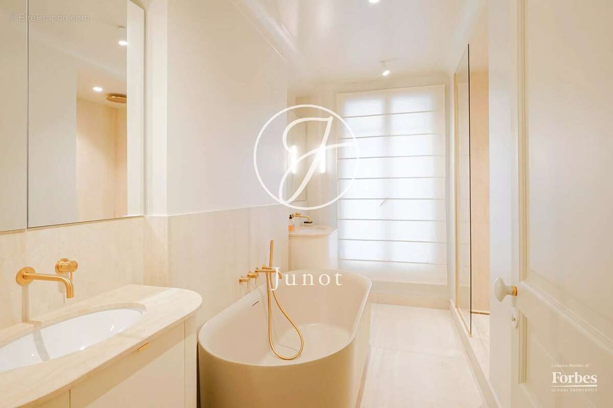 Appartement à PARIS-6E