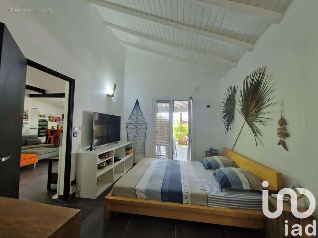 Maison 135 m² à Sainte-Anne  - photo 7