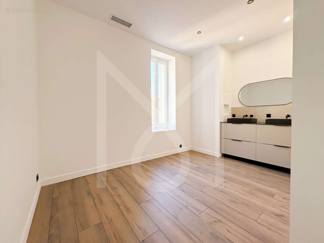 Appartement à MARSEILLE-7E