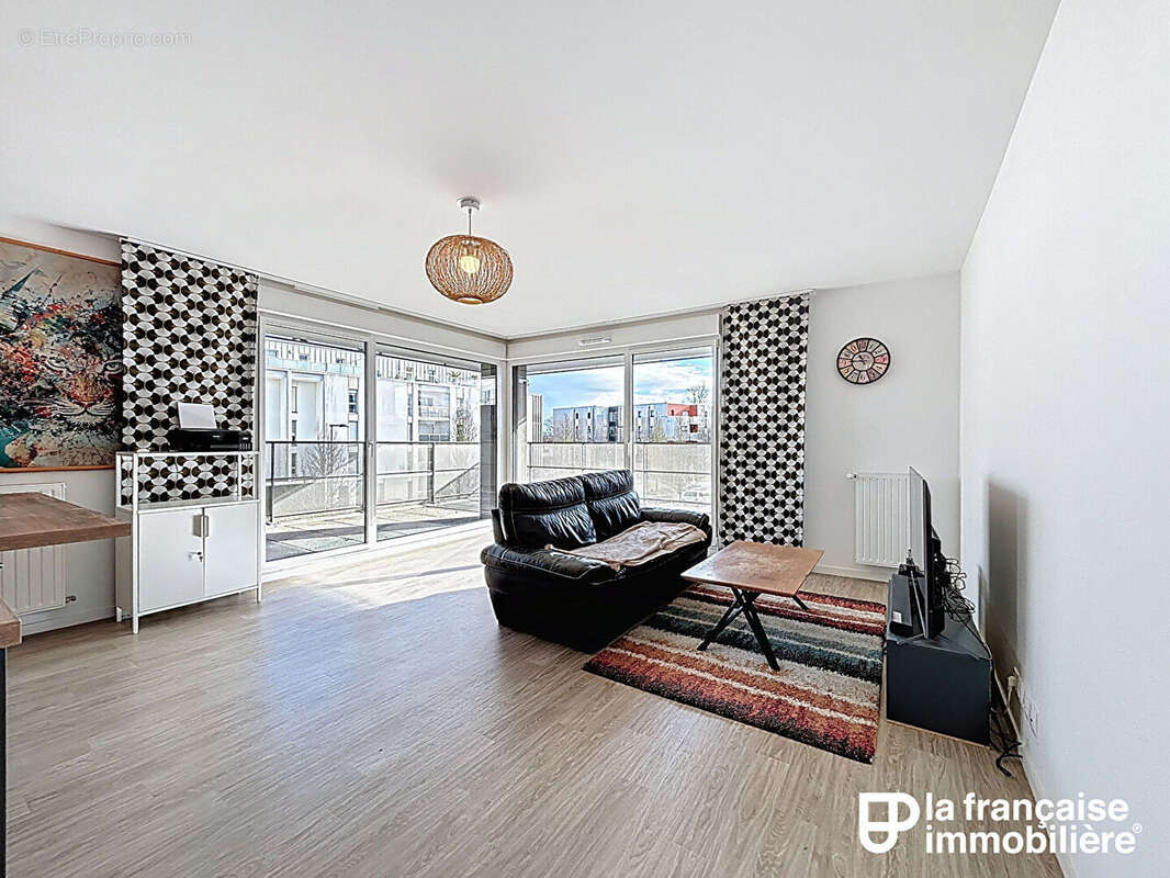 Appartement à VEZIN-LE-COQUET