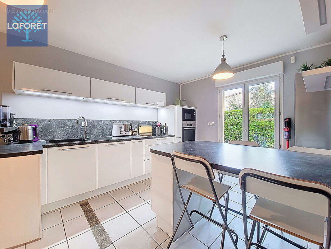 Appartement à VOURLES