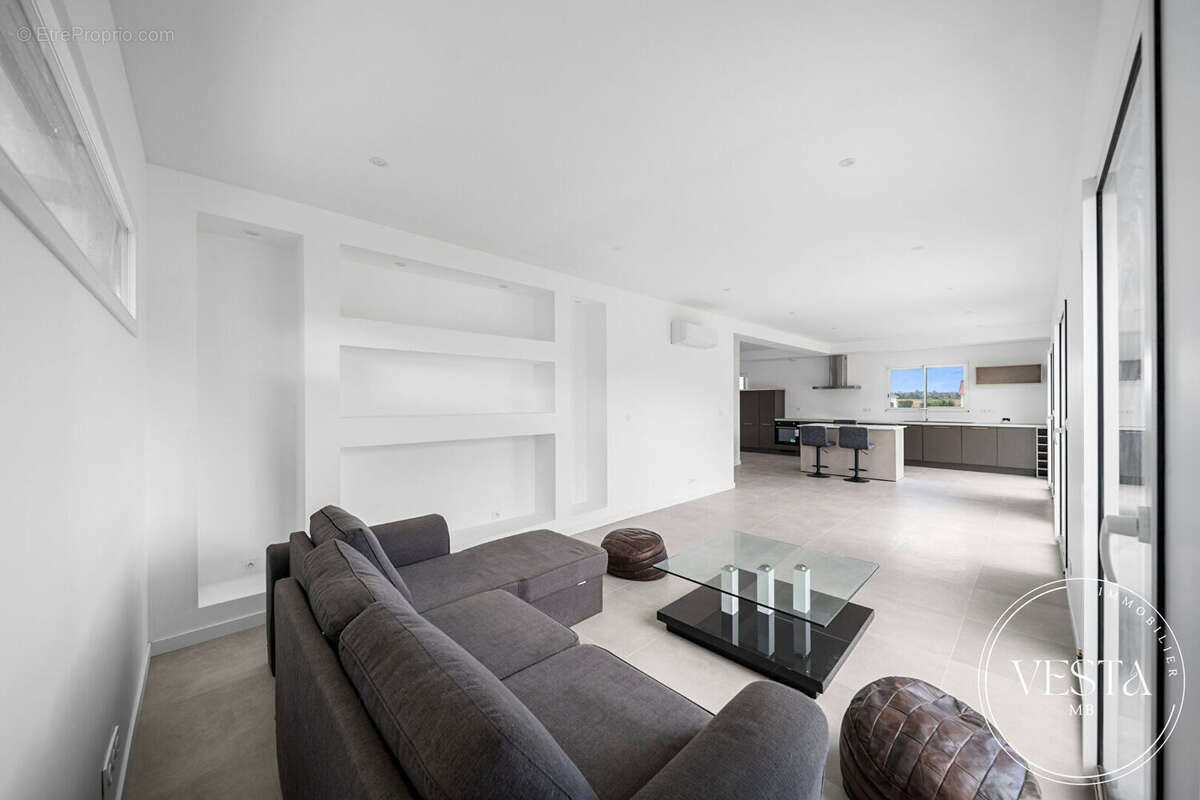 Maison à COLLONGES-LES-PREMIERES