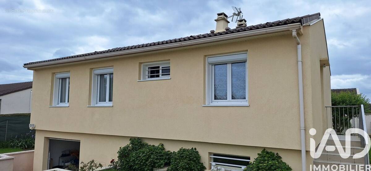 Photo 1 - Maison à SAINT-LEU-D'ESSERENT