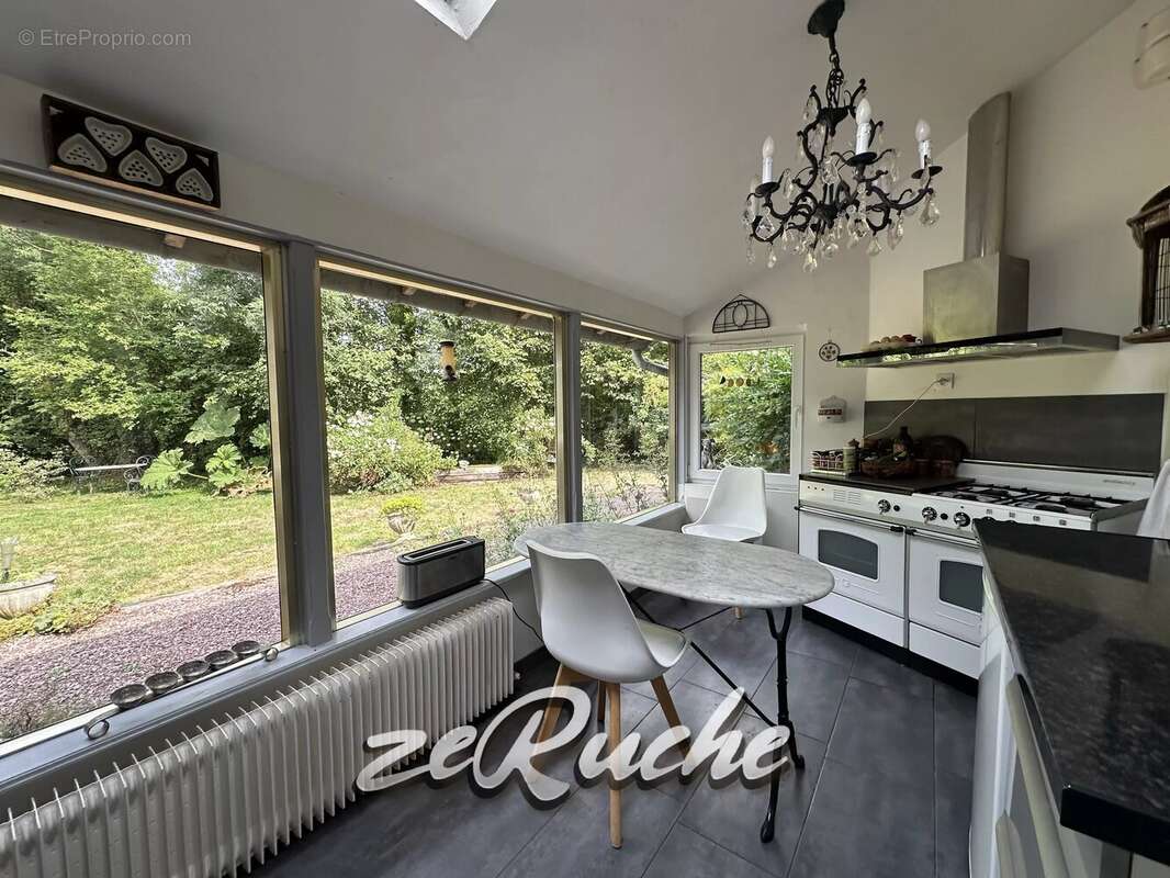 Grande maison de caractère à Cahagnes de 411m², 3 chambres d'hôtes et 2 gîtes - photo 5