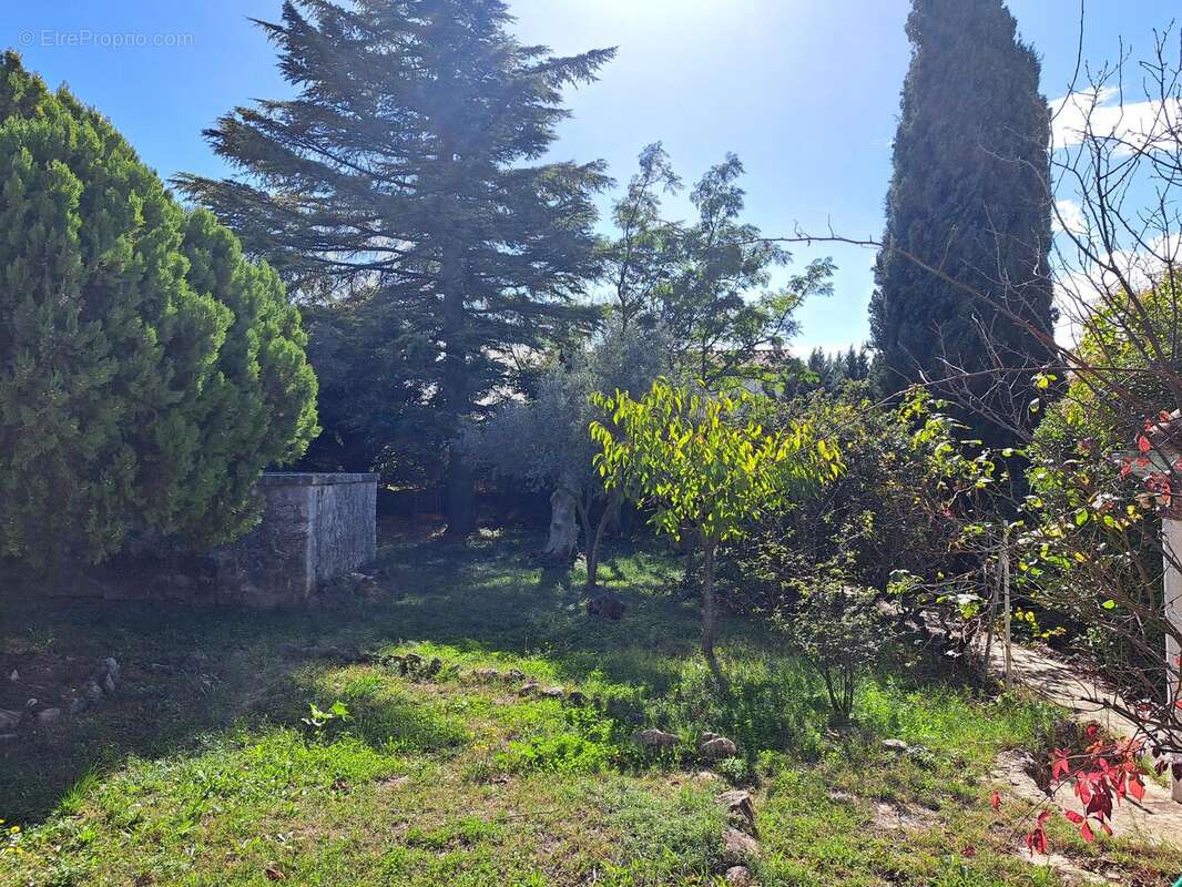 Photo 2 - Terrain à LAGNES