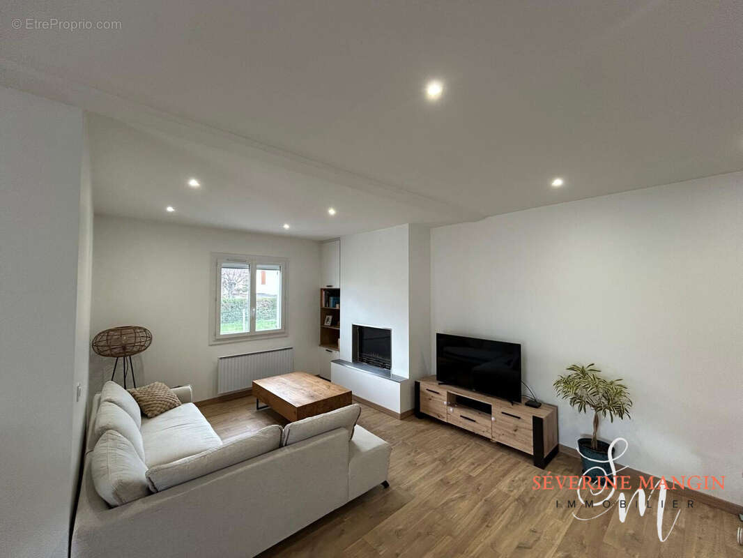 Maison à ROMANS-SUR-ISERE