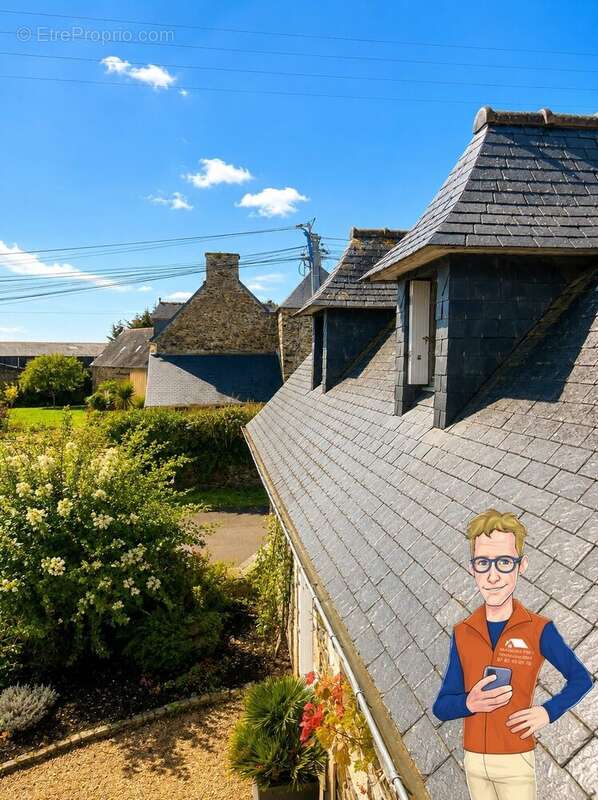 Maison à LA ROCHE-DERRIEN