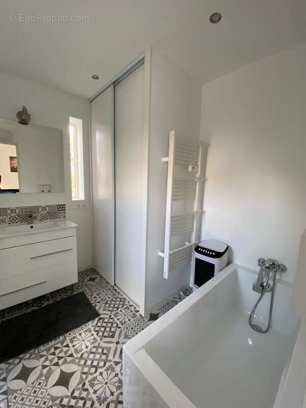 Maison à RUELLE-SUR-TOUVRE