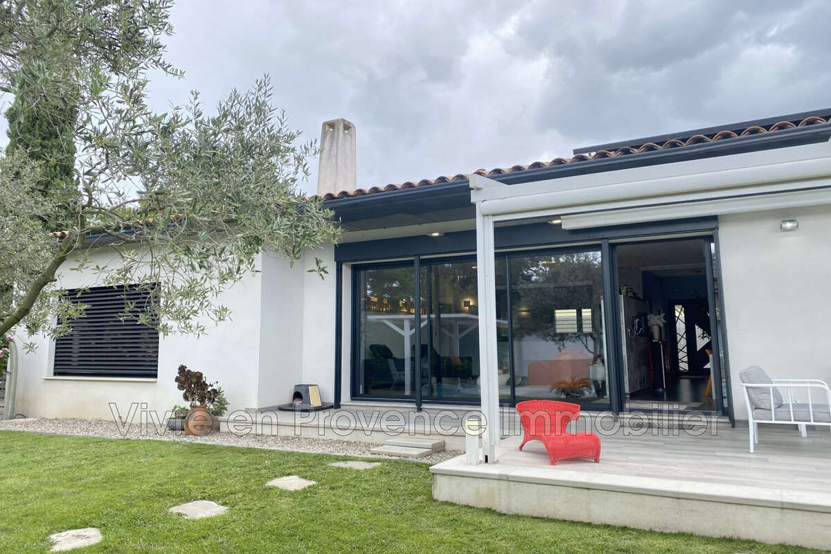 Maison à MORIERES-LES-AVIGNON