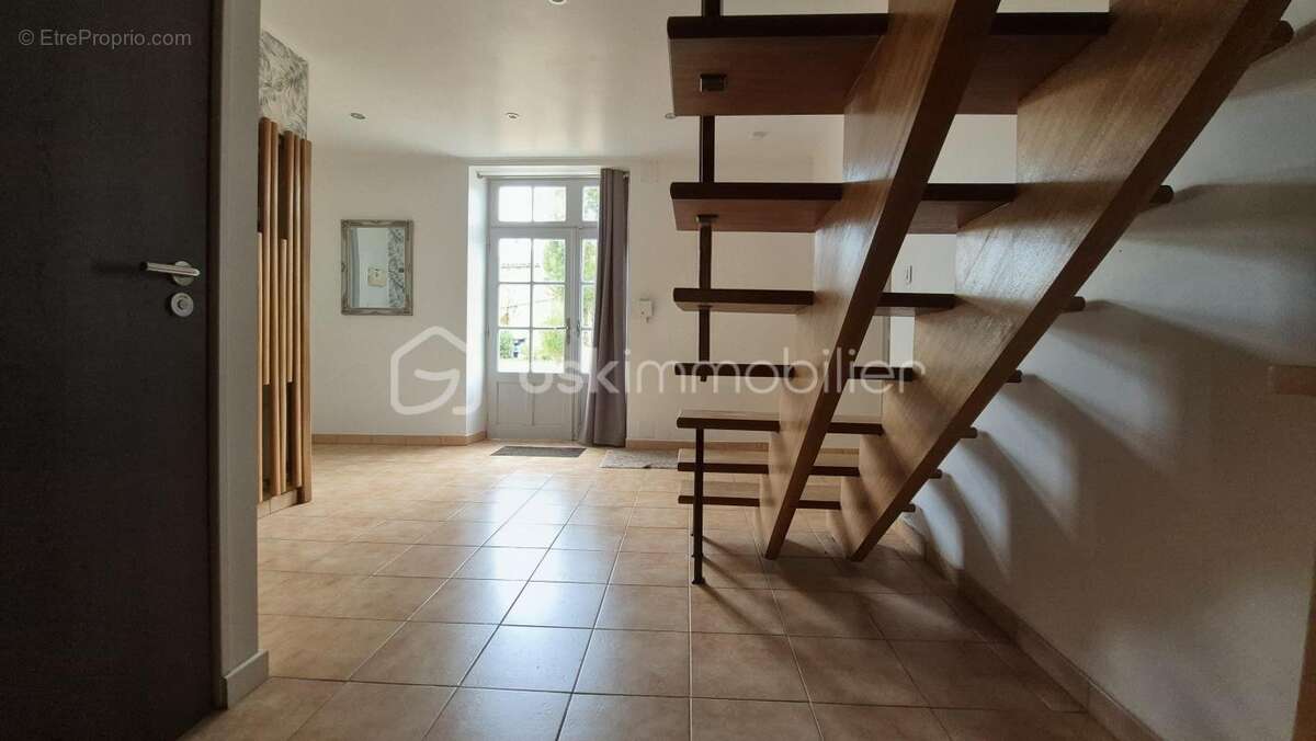 Maison à MAUZE-SUR-LE-MIGNON