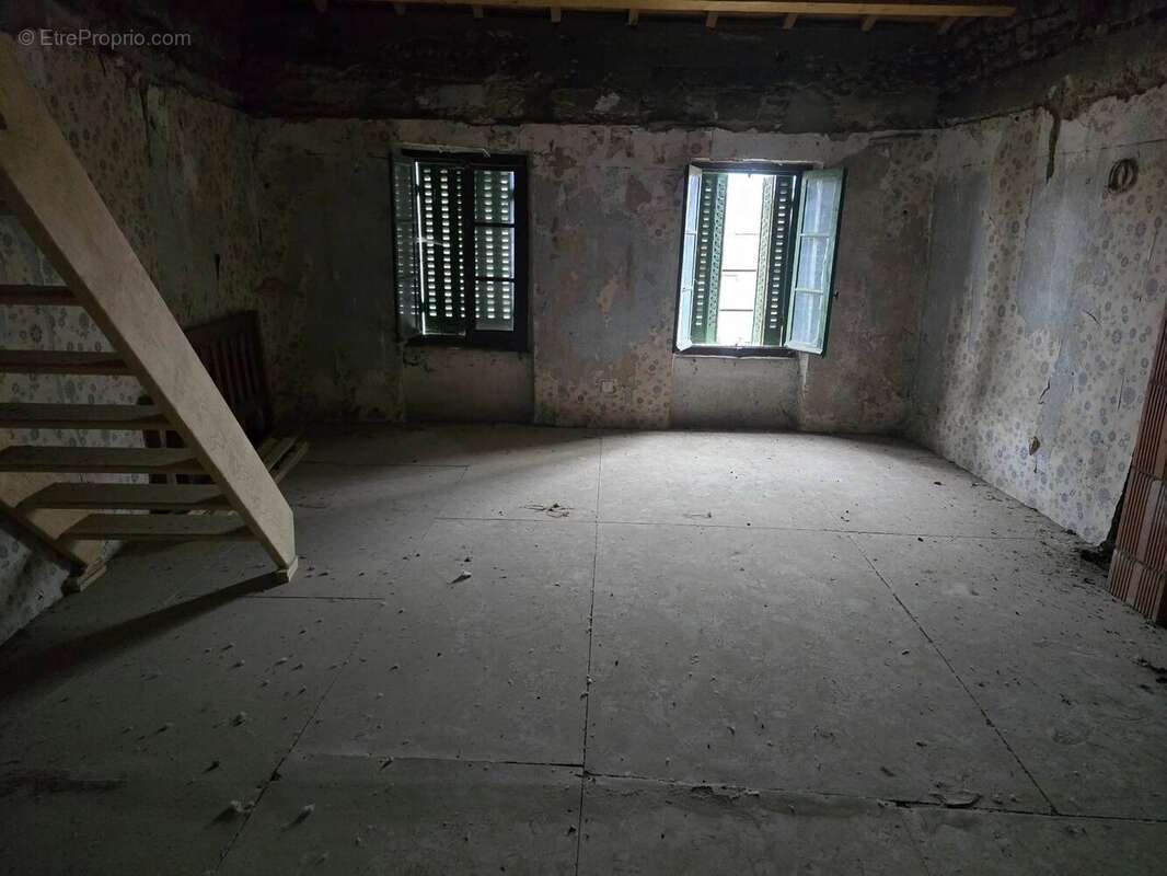 Maison à AUZAT-LA-COMBELLE