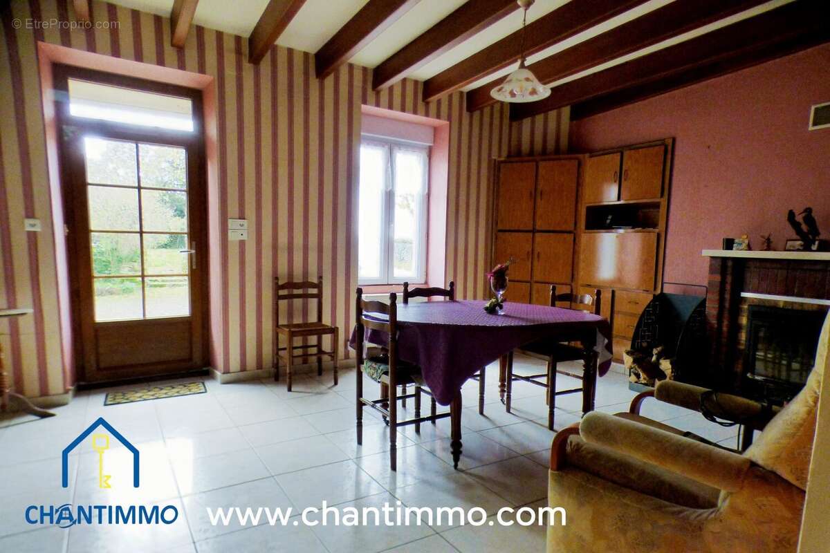 Maison à BAZOGES-EN-PAREDS