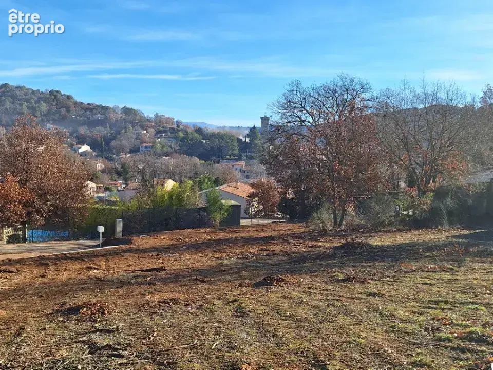 Terrain à SAINT-MARTIN-DE-BROMES