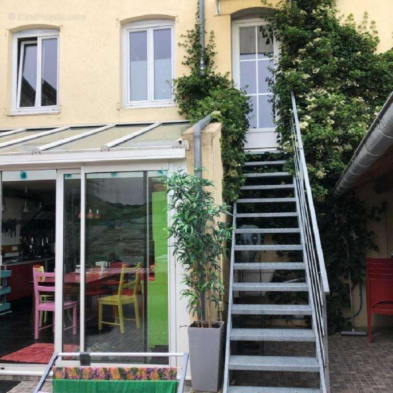 Maison à CHATEAUNEUF-LA-FORET