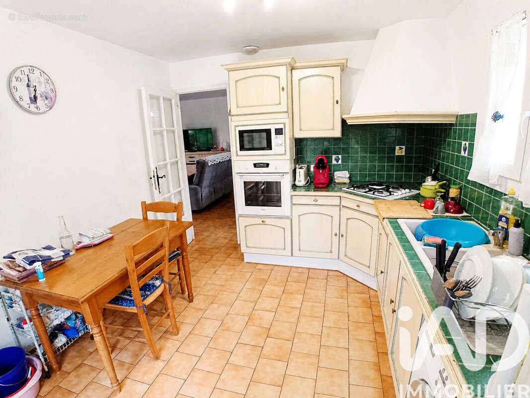 Maison 92 m² à Puymeras  - photo 7
