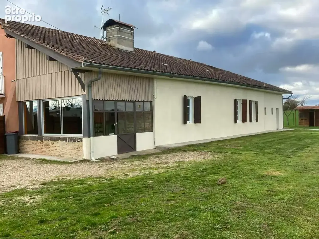 Maison 350 m² à Damazan  - photo 2