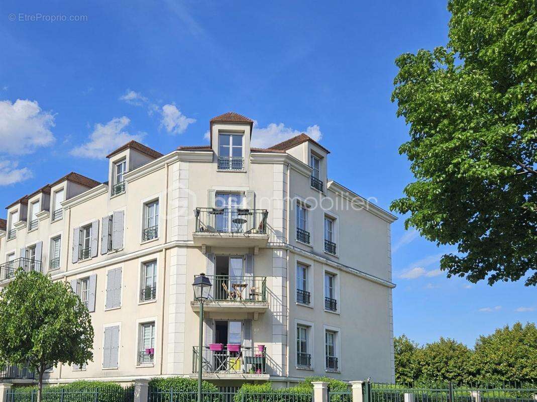 Appartement à VAUJOURS