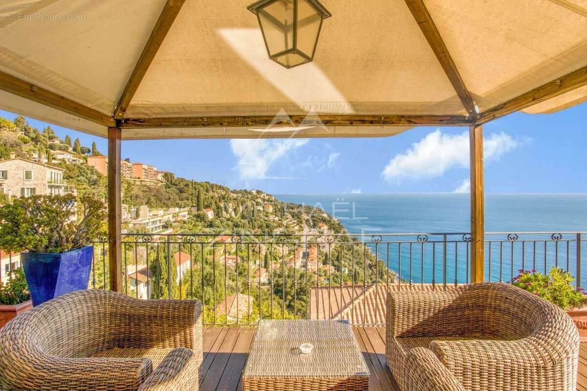 Roquebrune-Cap-Martin – Villa d’exception avec vue panoramique sur la mer - photo 2