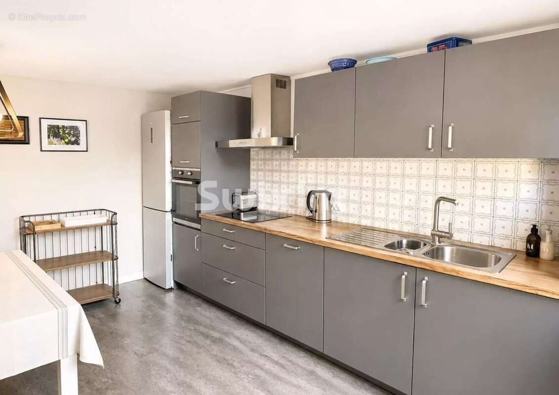 Appartement 3 pièces vendu meublé avec stationnement couvert - photo 3
