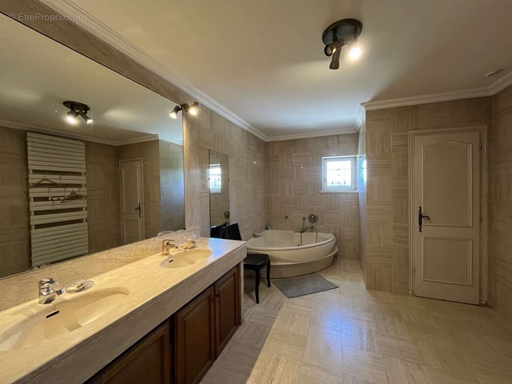 Maison 245 m² à Montelimar  - photo 11