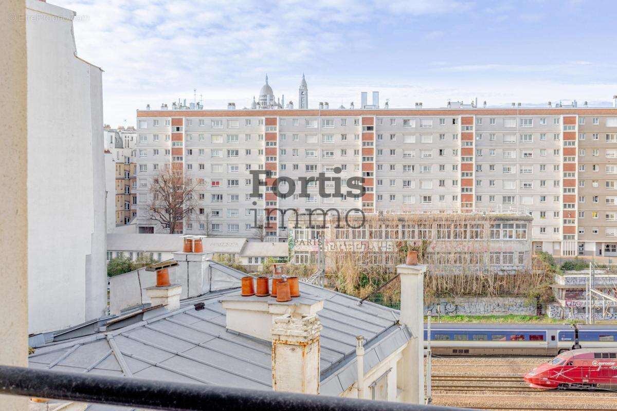 Appartement à PARIS-18E