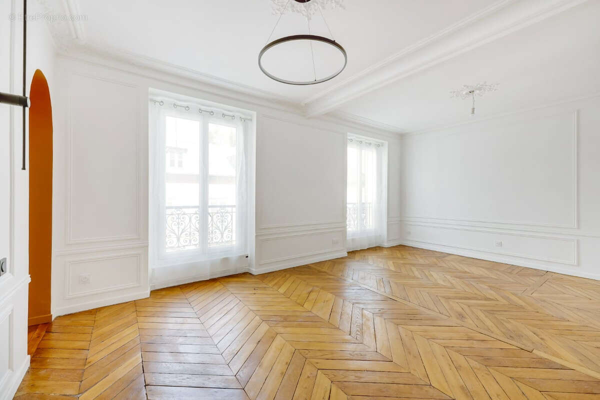 Appartement à PARIS-17E