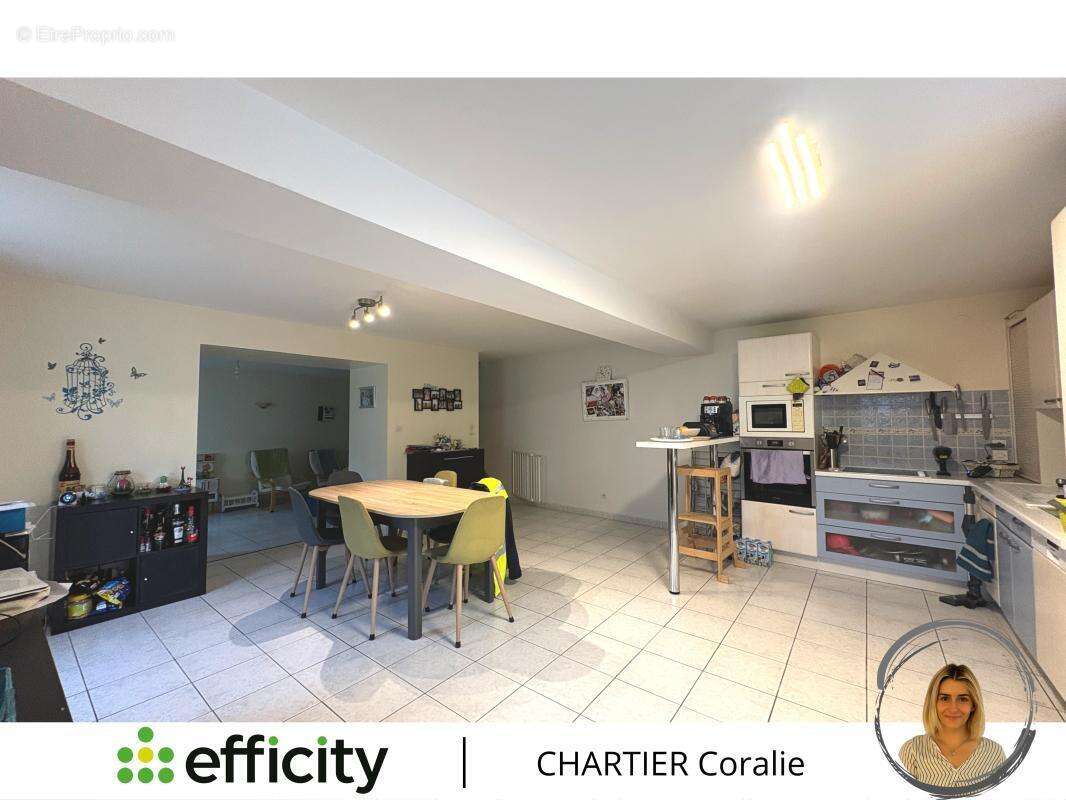 Maison à LA ROCHE-RIGAULT